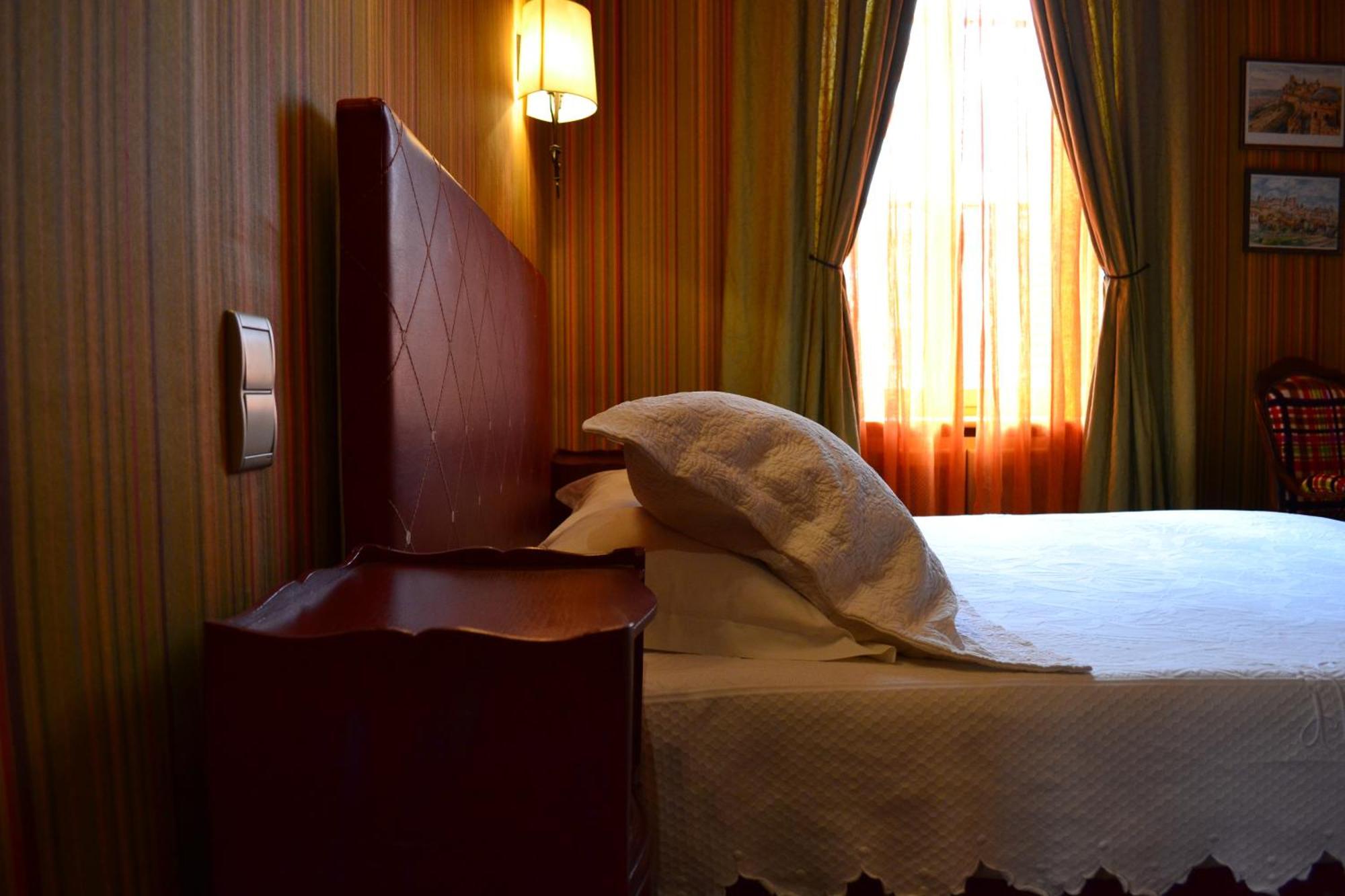 Demeure Saint Louis Historic Manor, City 700M, Parking,A C,Clim,Wifi, Heated Pool, City View Carcassonne Exterior foto